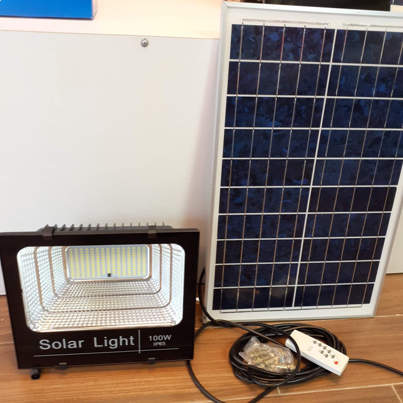 Đèn pha led năng lượng mặt trời Solar 100W