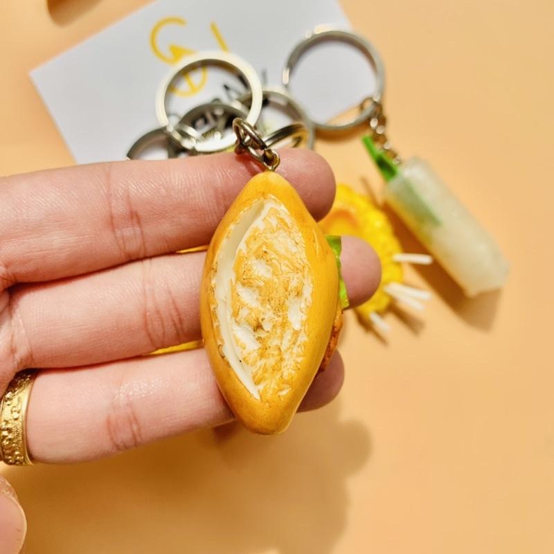 Móc khóa bánh mì Việt Nam Keychain Handmade 100% chất liệu bằng đất sét