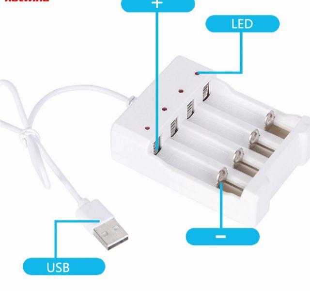 Bộ hộp sạc USB 4 ngăn cho pin AAA/AA