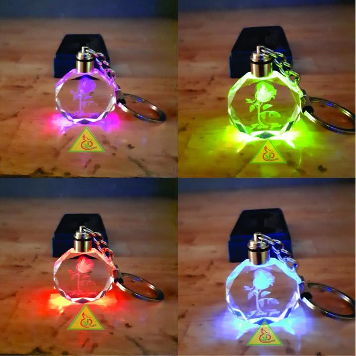 Bộ 2 Móc khóa pha lê phát sáng khắc Hình- Quà tặng