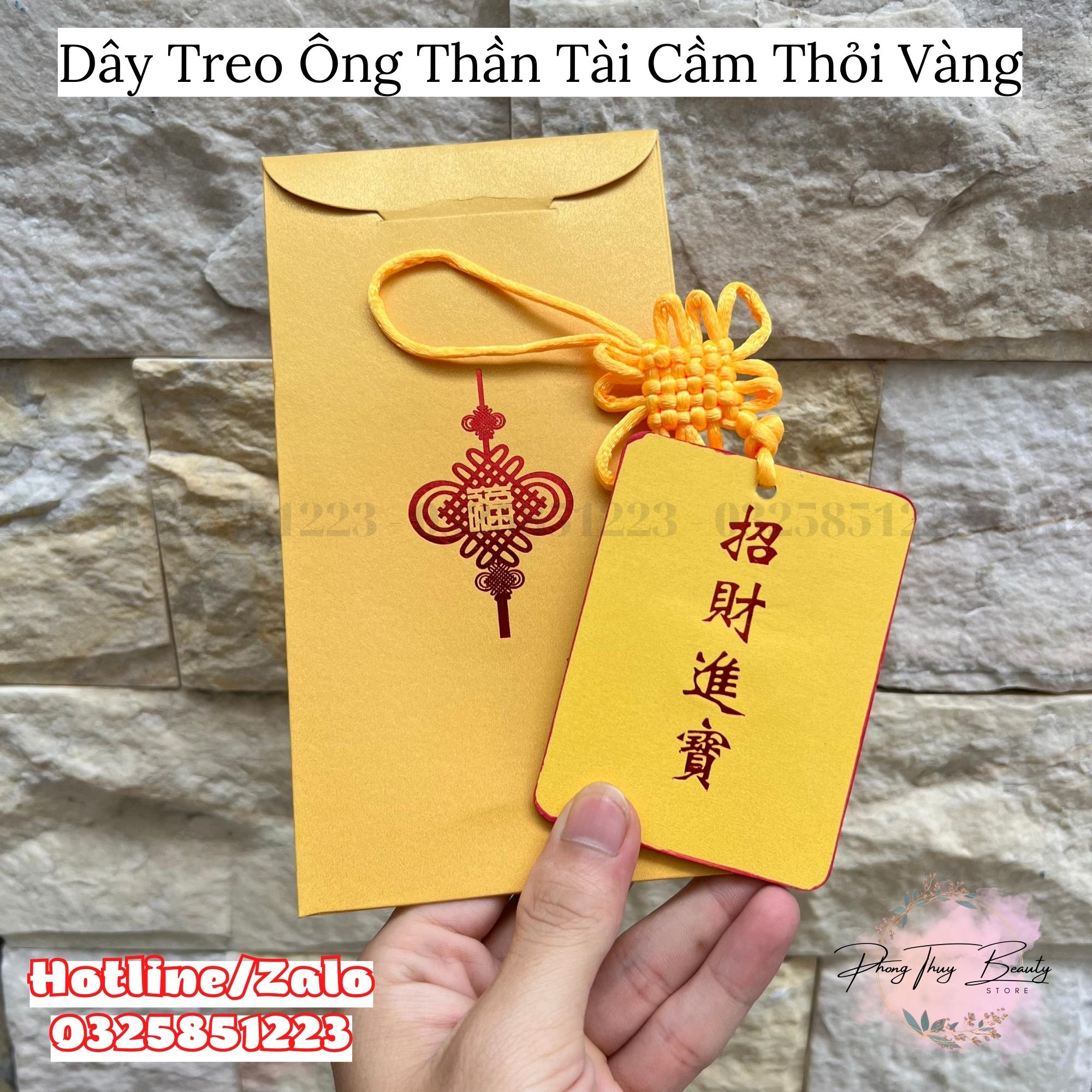 Bao Lì Xì Thần Tài Cầm Thỏi Vàng - Quà Tết Mừng Tuổi Năm Quý Mão 2023.(CÓ DÂY TREO)