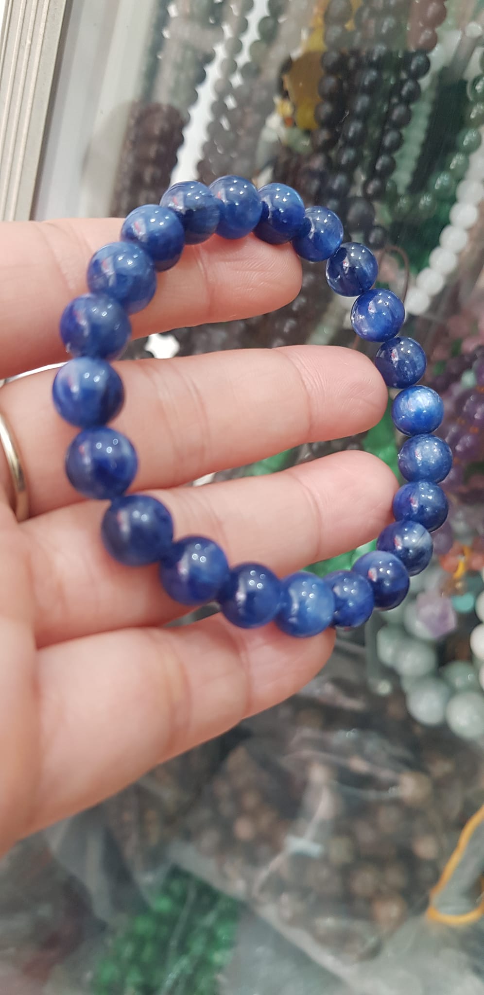 Vòng tay nữ đá kyanite tự nhiên cao cấp hay đá Sapphire nước xanh dương Đậm bóng đẹp 8,5mm nữ mệnh Thủy mệnh Mộc đeo ạ