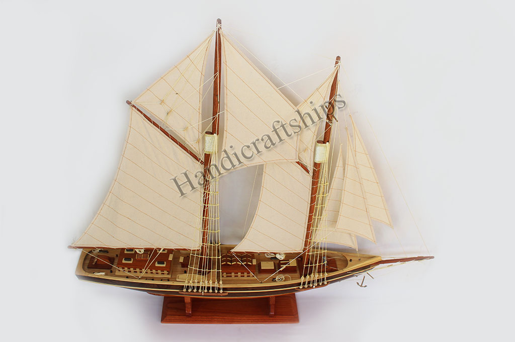 Thuyền buồm trang trí Bluenose 71cm