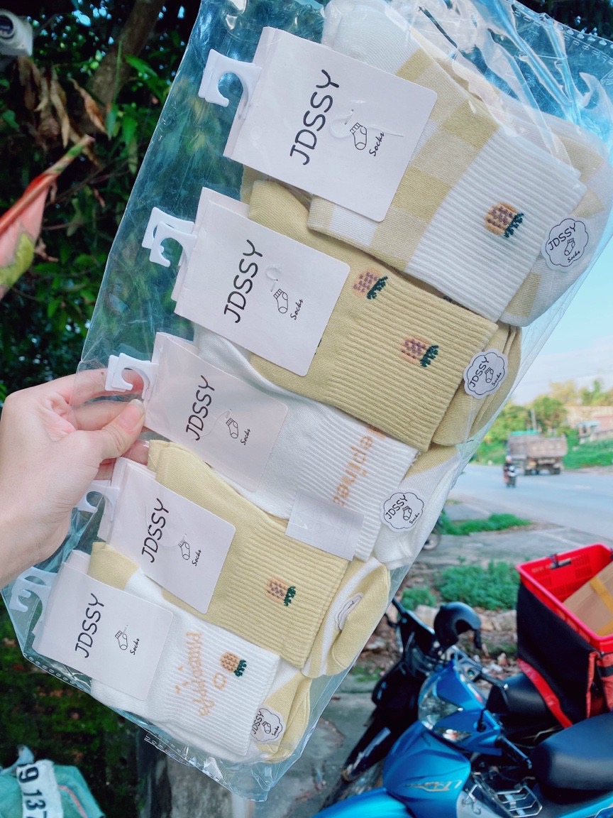 Tất vớ nữ dễ thương