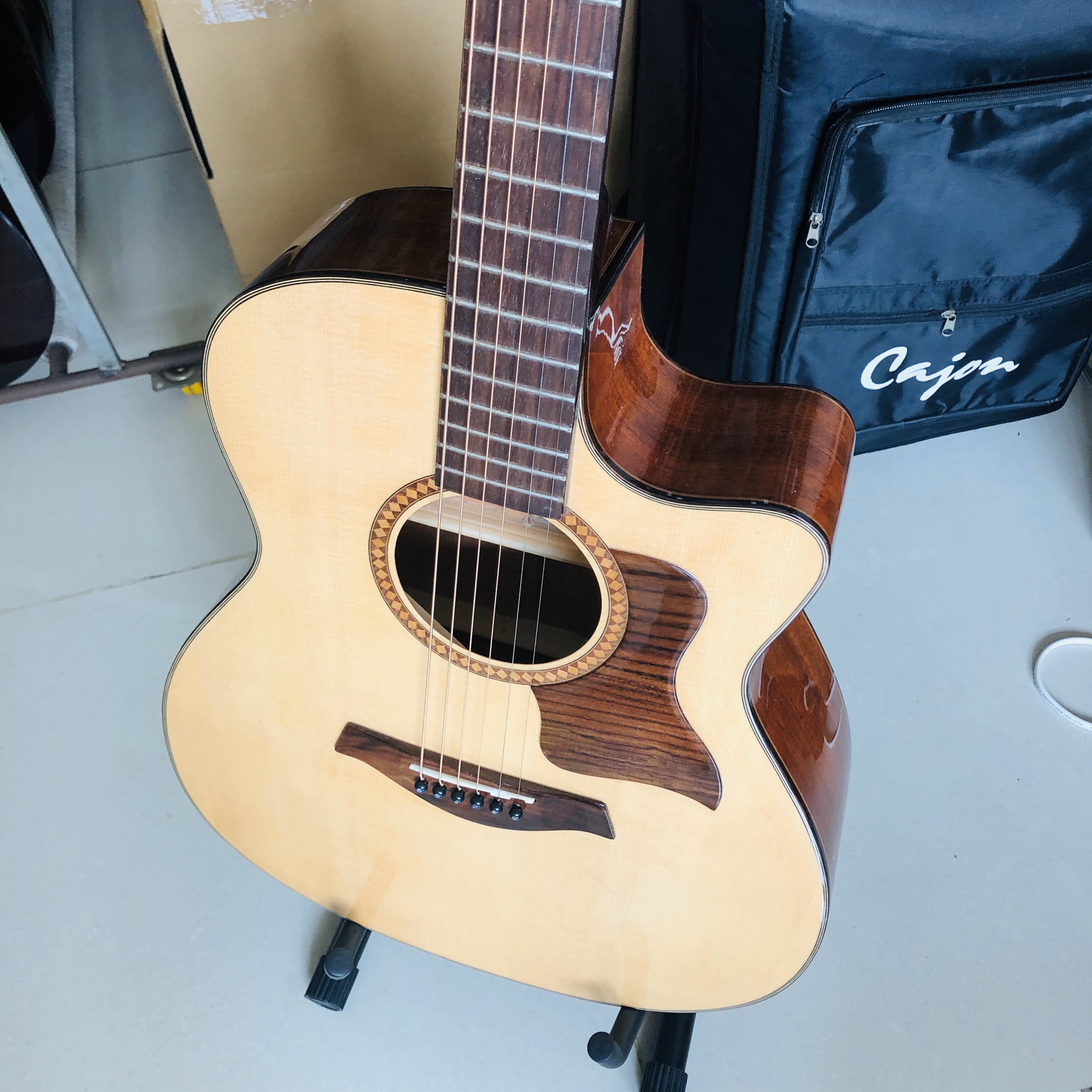 Đàn Guitar Acoustic DT350 full gỗ hồng đào âm thanh tốt sử dụng lâu dài