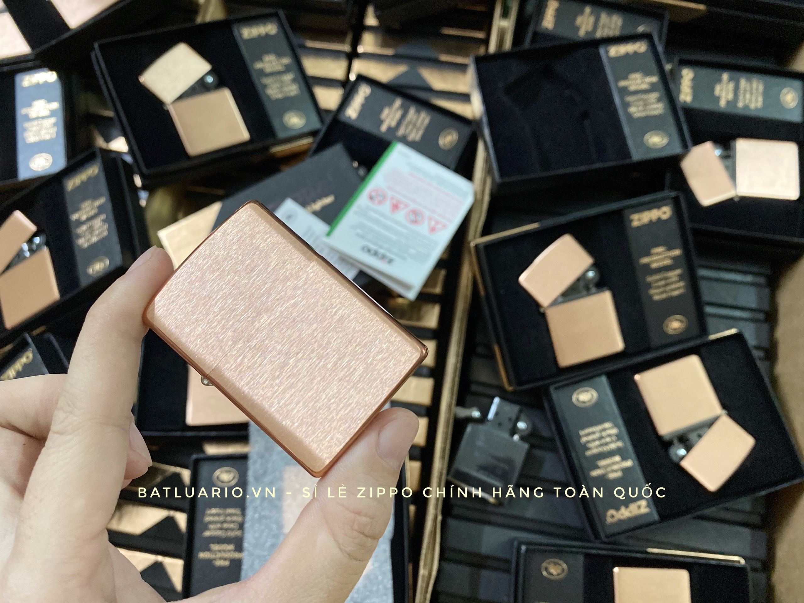 Bật Lửa Zippo 48107 – Zippo Solid Copper – Zippo Copper Case With Black Coated Stainless Steel Insert – Zippo Đồng Đỏ Nguyên Khối 2022