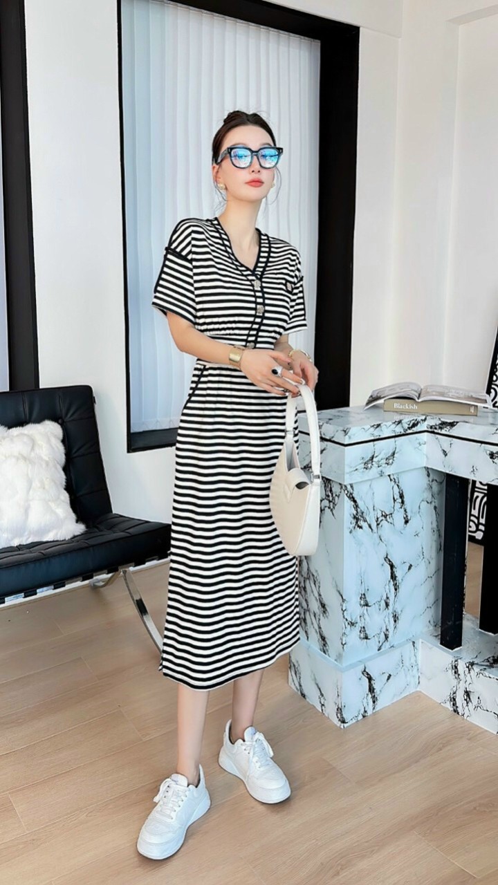 ĐẦM SUÔNG THUN SỌC NGANG CỔ V