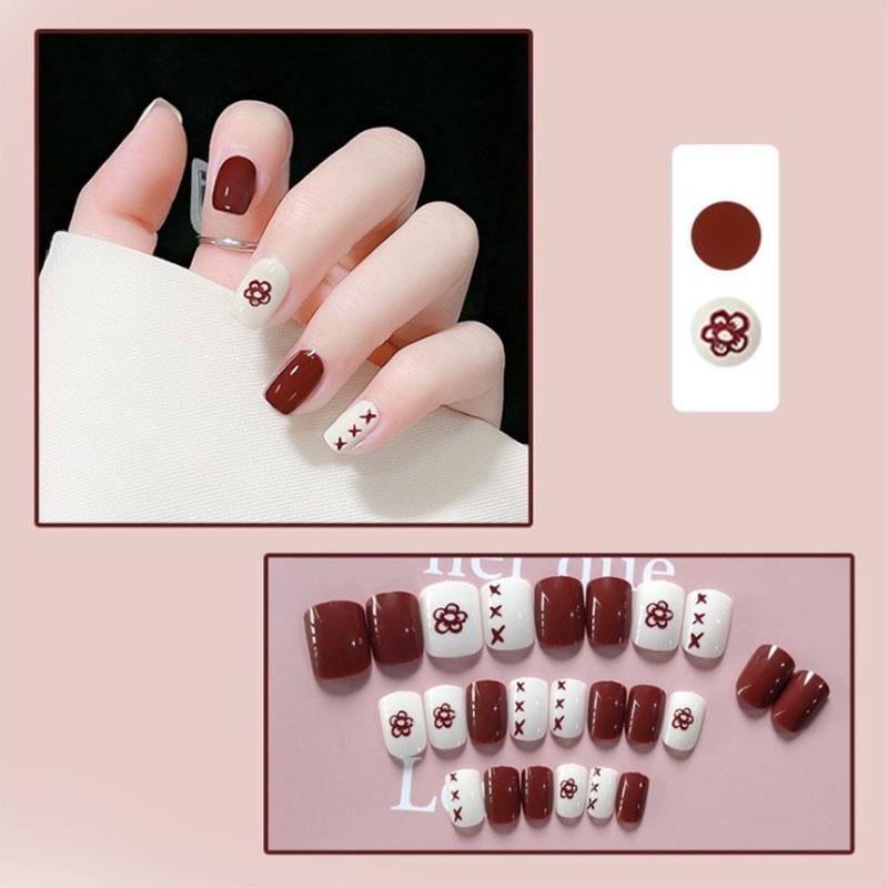 Set 24 Móng Tay Giả Họa Tiết Dễ Thương Kèm Keo Dán Hb