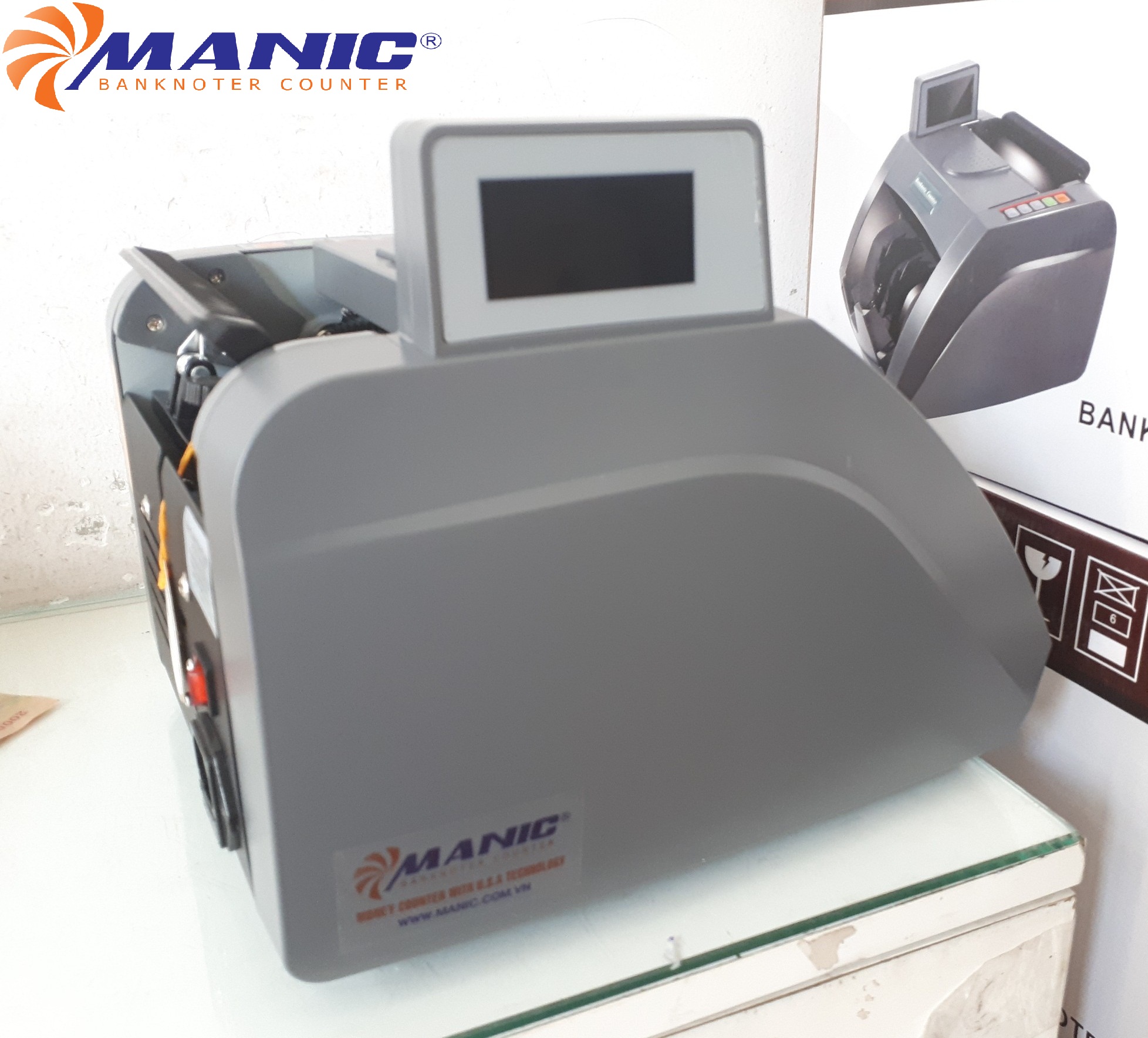 Máy đếm tiền Manic B-9900