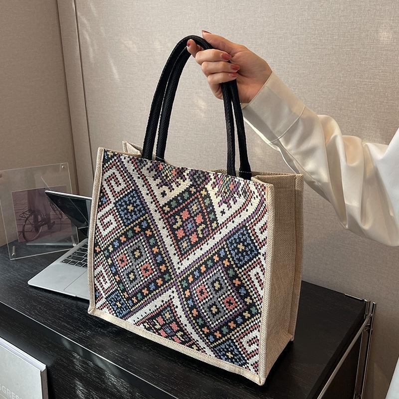 Túi vải tote đi làm, đi học họa tiết thổ cẩm kích cỡ 29x34 cm mã VAT0480