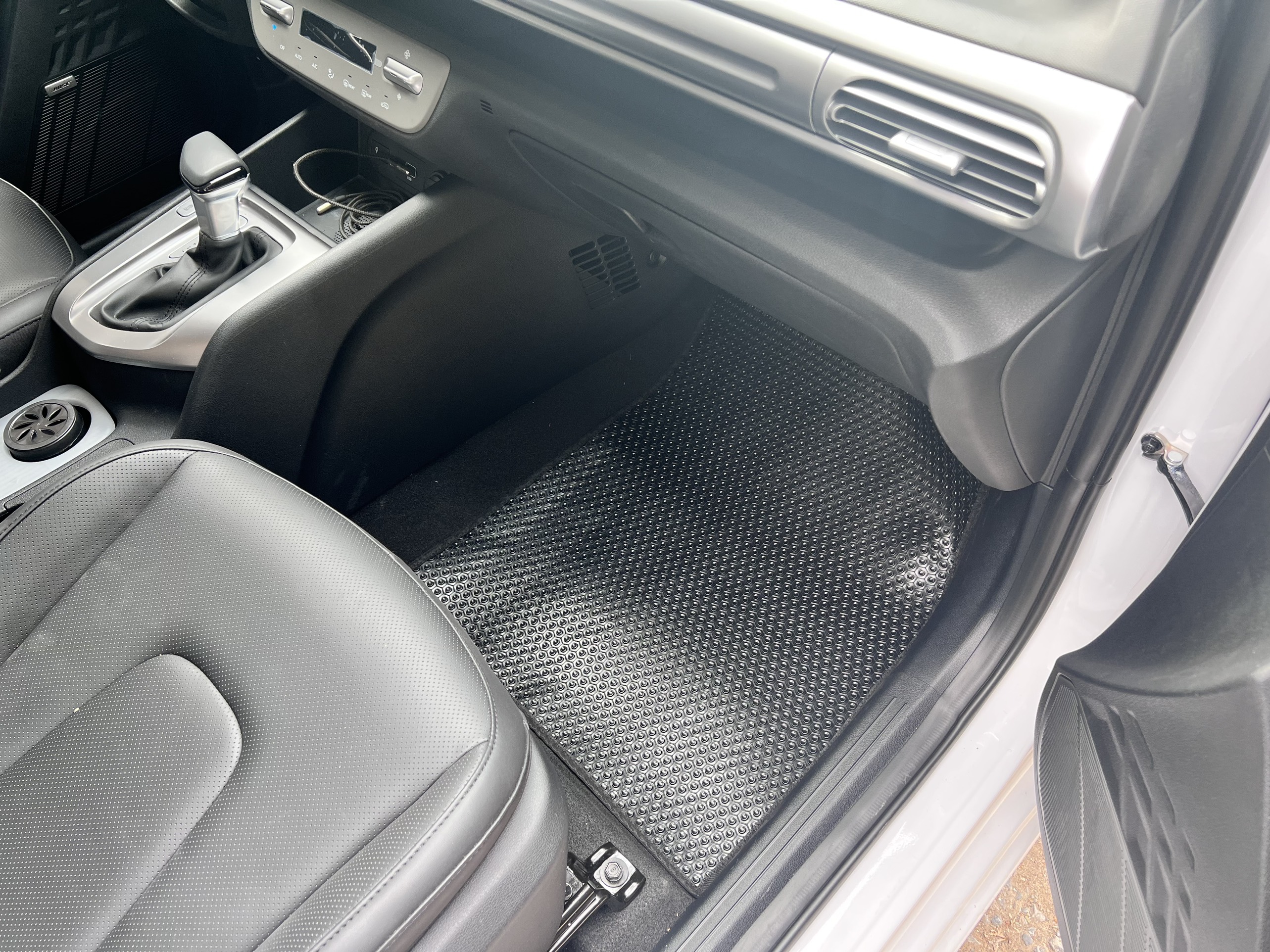 Thảm lót sàn ô tô KATA cho xe Hyundai Stargazer (2023 - nay) - Khít với sàn xe, Chống trơn, Không mùi, Không ẩm mốc