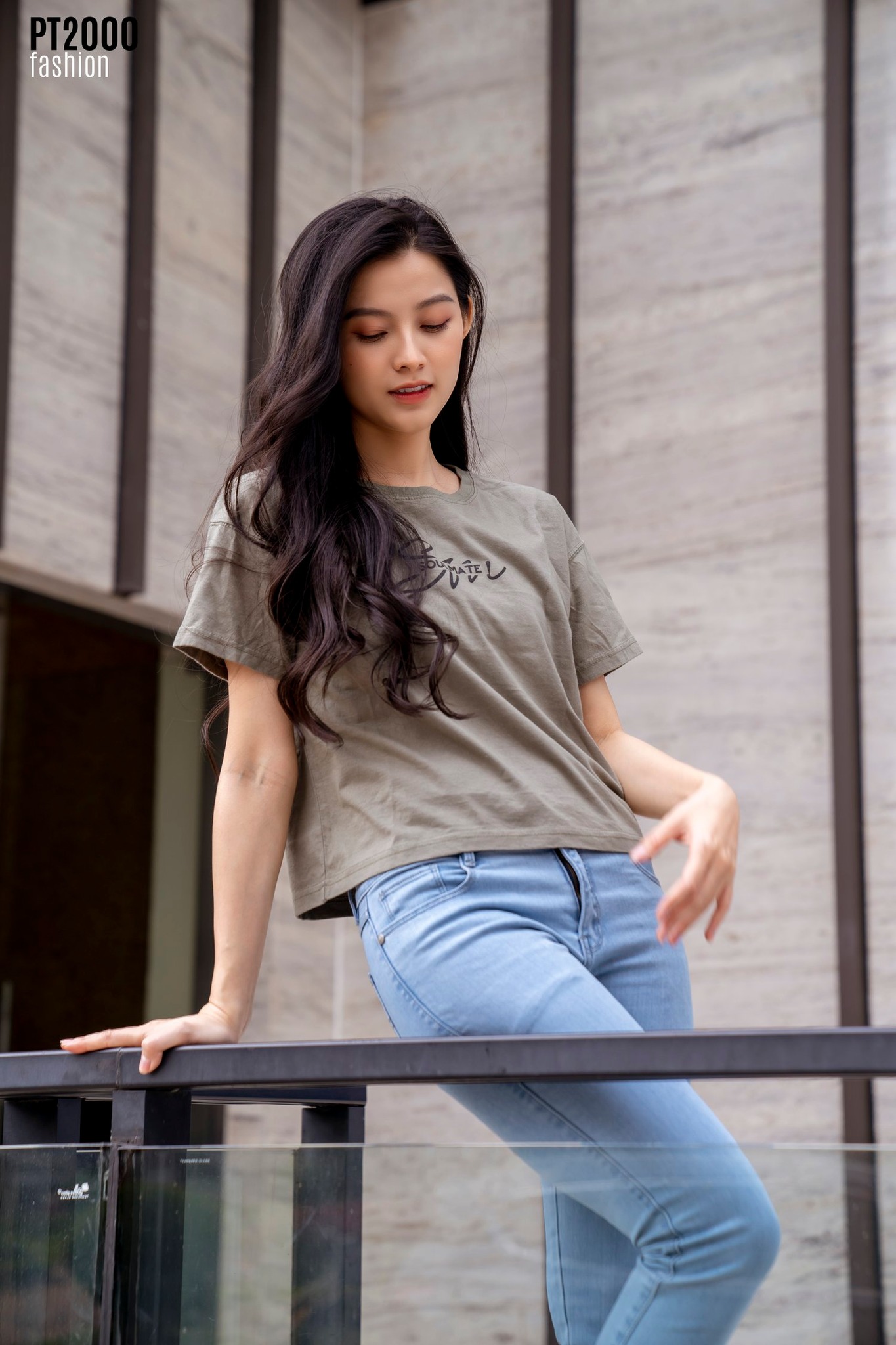 Áo thun PT cổ tròn nữ
