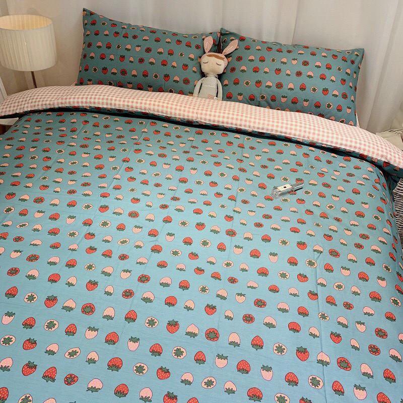 Bộ chăn ga Cotton Poly quả dâu mới - Hàng nhập khẩu