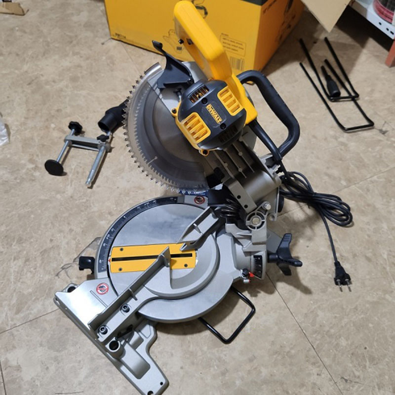 Máy cưa đa góc DEWALT DW714-B1