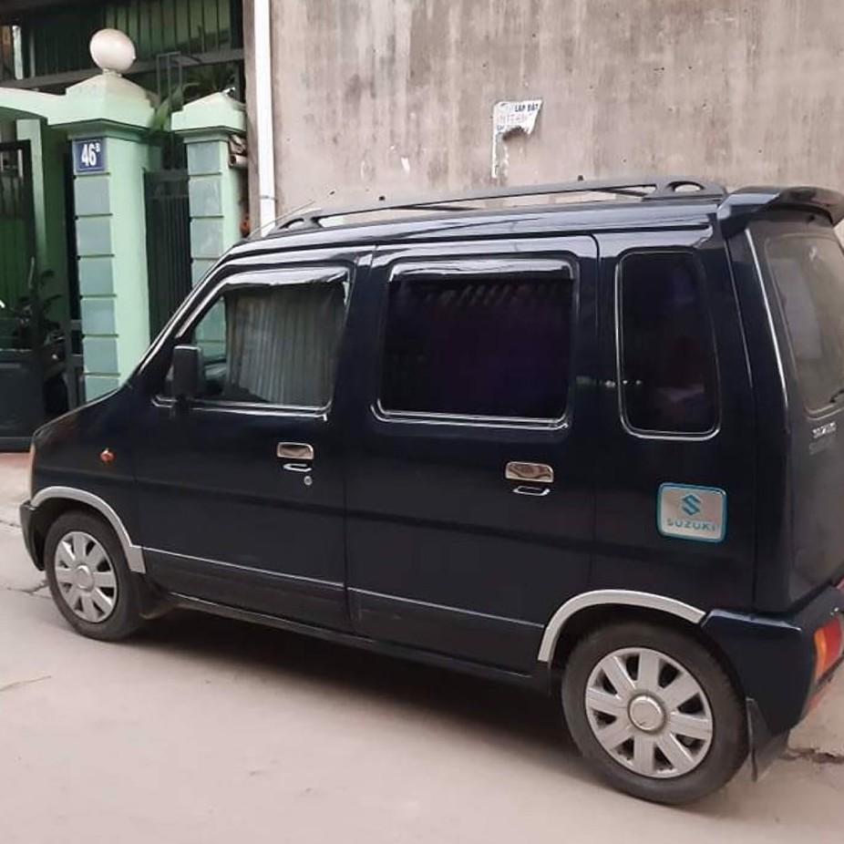 Ốp phồng tai xe Suzuki Wagon giá bán tính 1 cái .