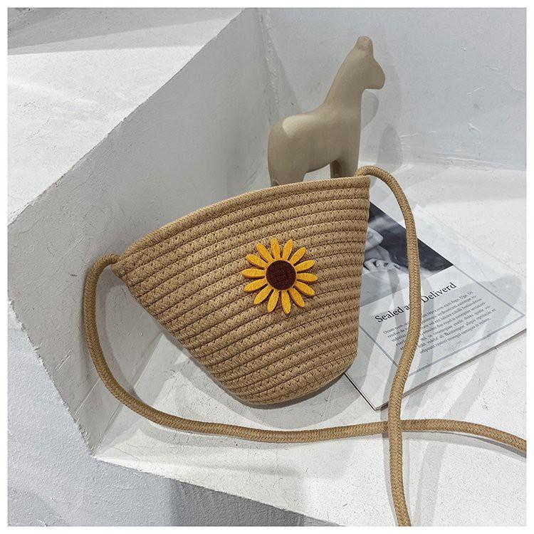 Straw Woven Bag Women's New Small Flower Woven Bucket Bag Mori Style Girl One-Shoulder Messenger Bag