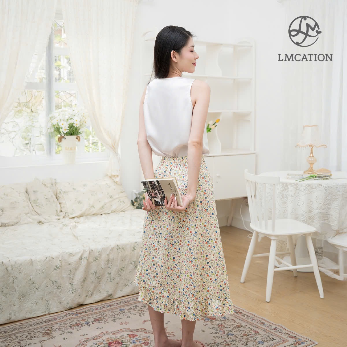 Đồ mặc nhà LMcation - Áo cổ tròn Mary Trắng kem &amp; Chân váy bèo hoa nhí LMcation Camila