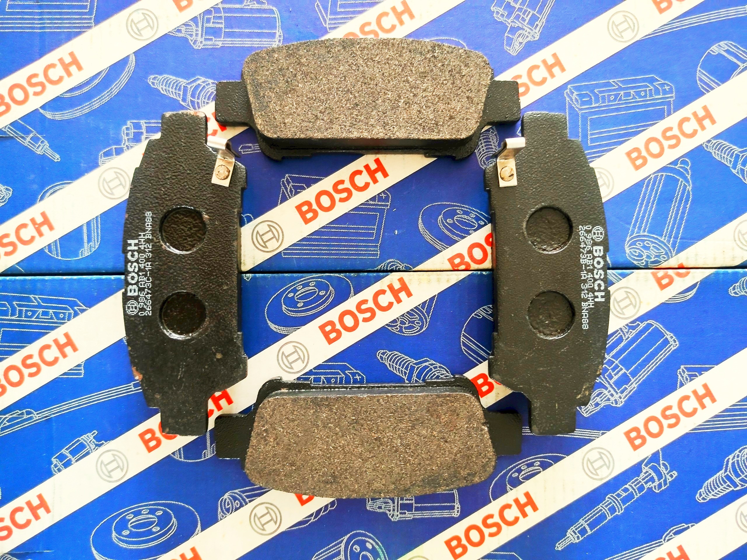 Bố Thắng Sau Toyota Sienna 3.3/3.5 Previa Alphard - Bosch BP 1400
