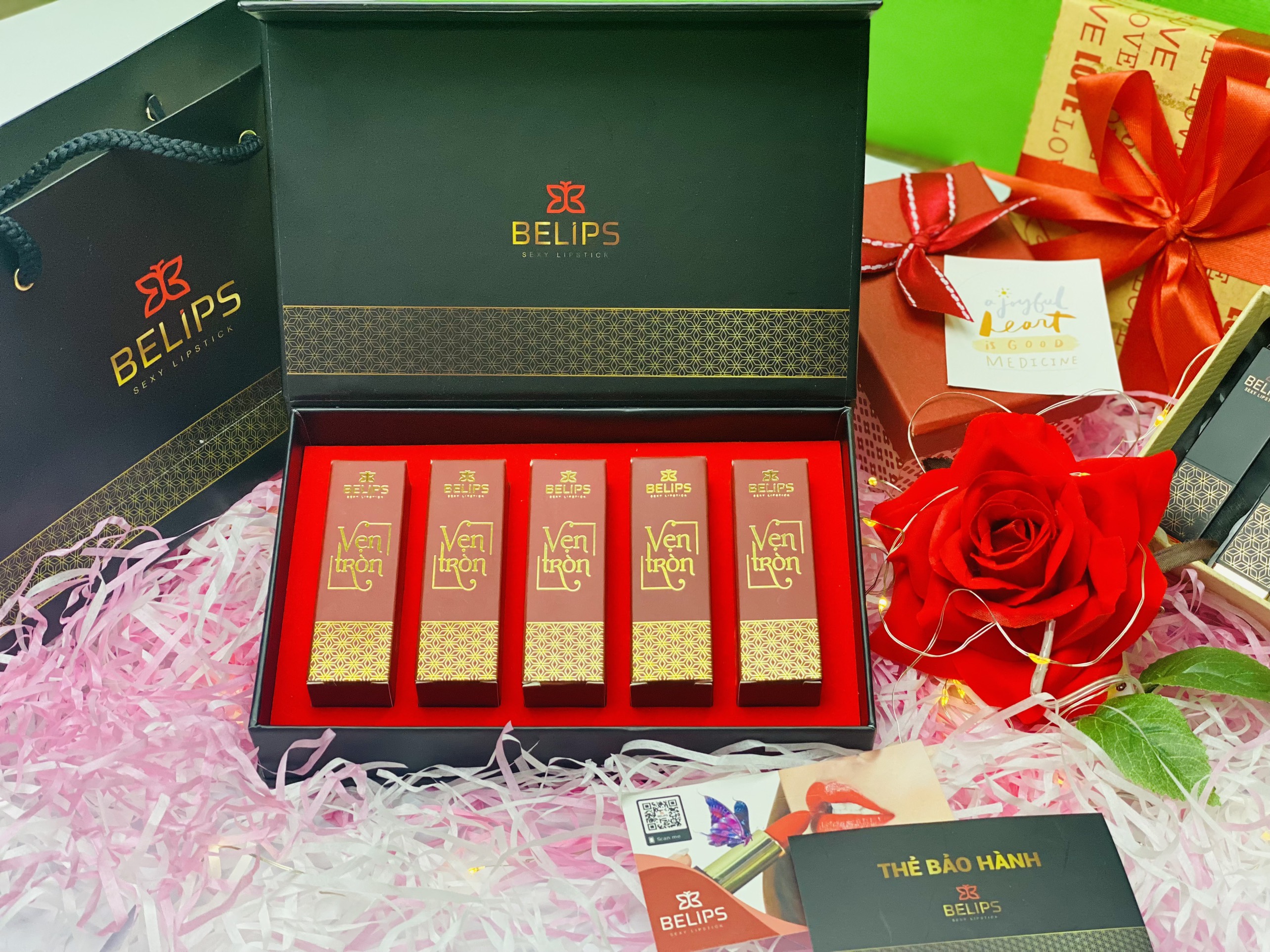 Sét son quà tặng Belips 5 thỏi Vẹn Tròn hộp đen sang trọng