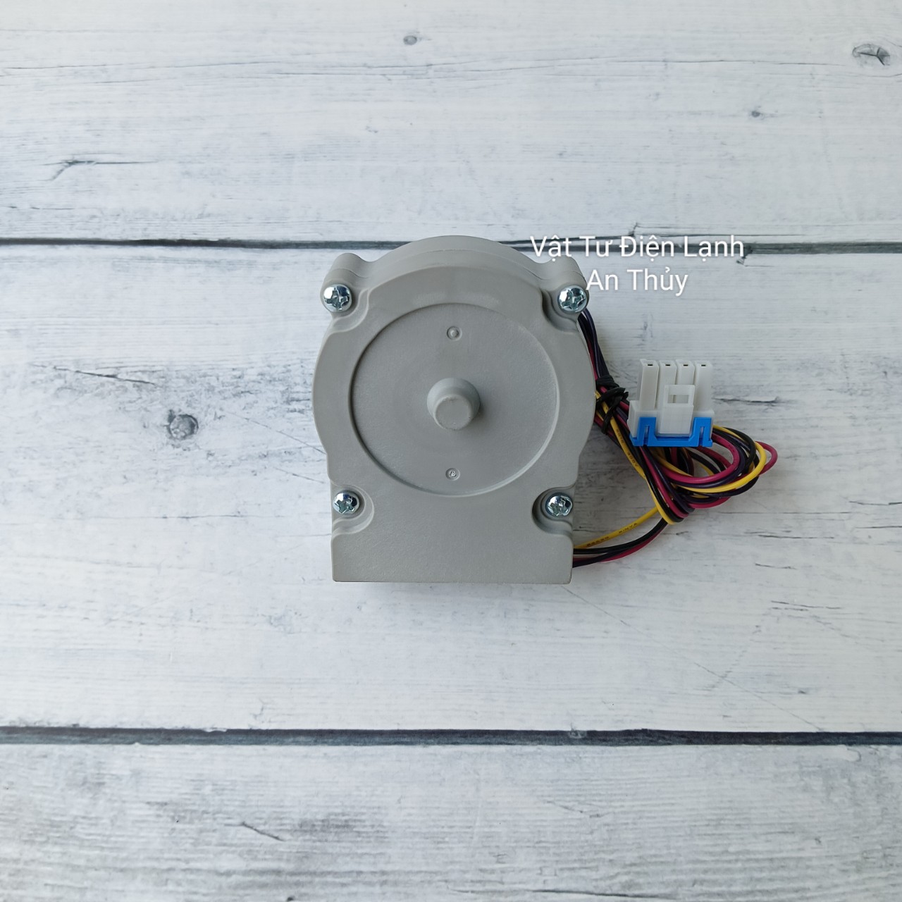 Quạt tủ lạnh sứ LG 12V 4 dây tai thỏ