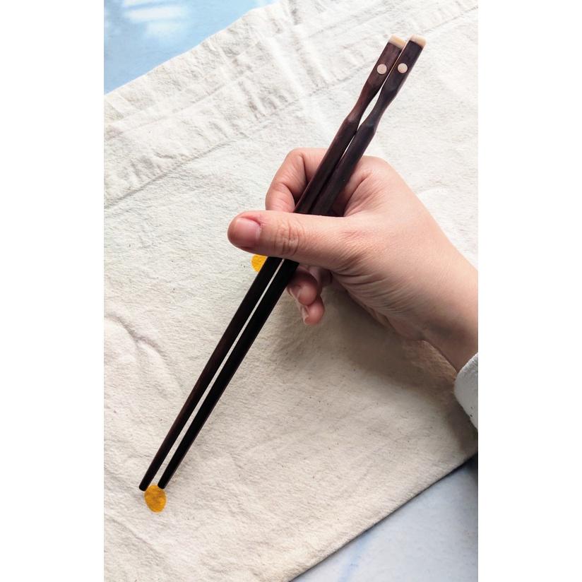ĐŨA GỖ TRẮC ĐỎ TỰ NHIÊN 25CM XOẮN ĐUÔI KHẢM TRAI, ĐŨA GỖ THỦ CÔNG, PHỤ KIỆN NHÀ BẾP, CHỤP ẢNH DECOR