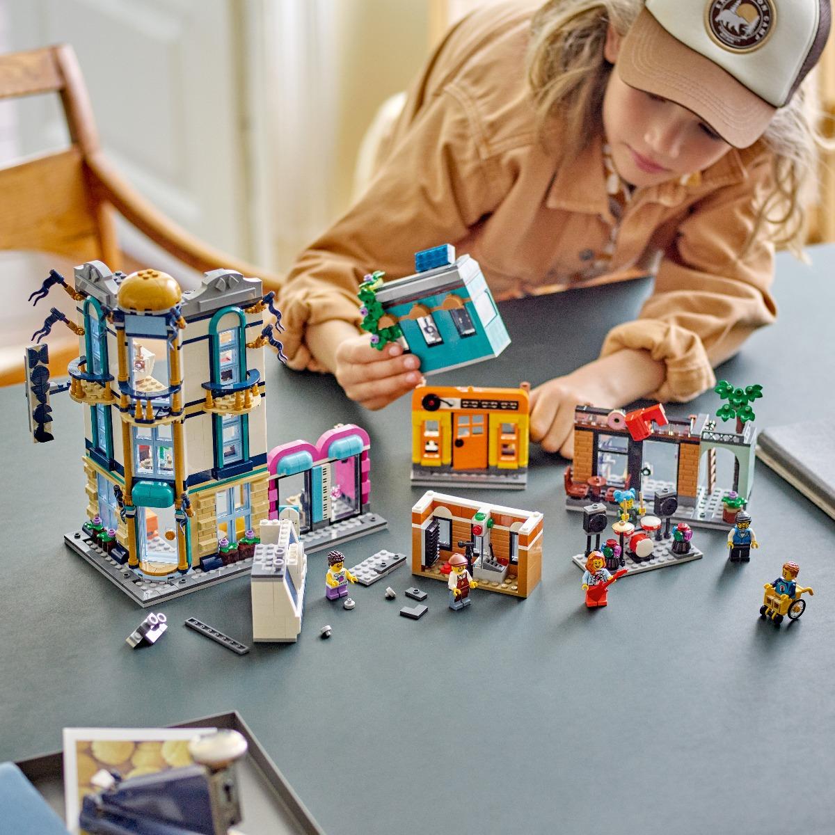 Đồ Chơi Lắp Ráp Khu Phố Trung Tâm LEGO CREATOR 31141