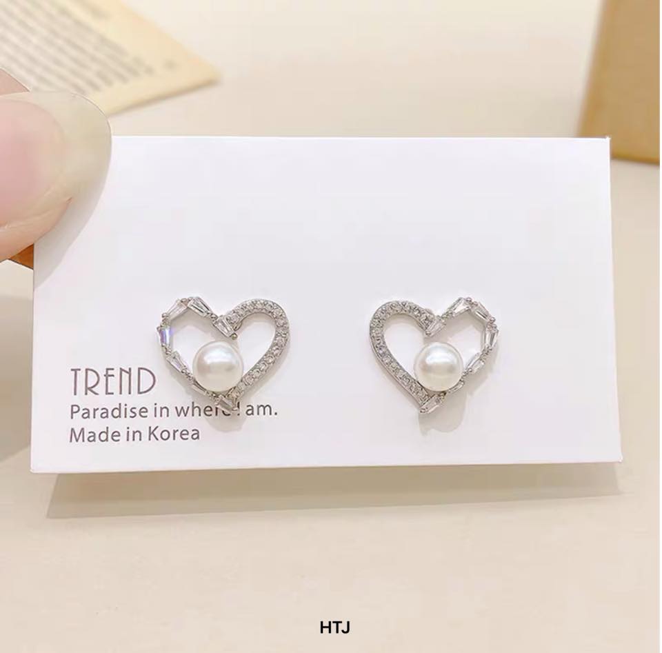 Bông tai bạc trái tim chất liệu bạc MS059