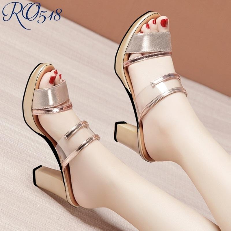 Giày sandal nữ cao gót đế vuông 7 phân hàng hiệu rosata hai màu đen đồng ro518