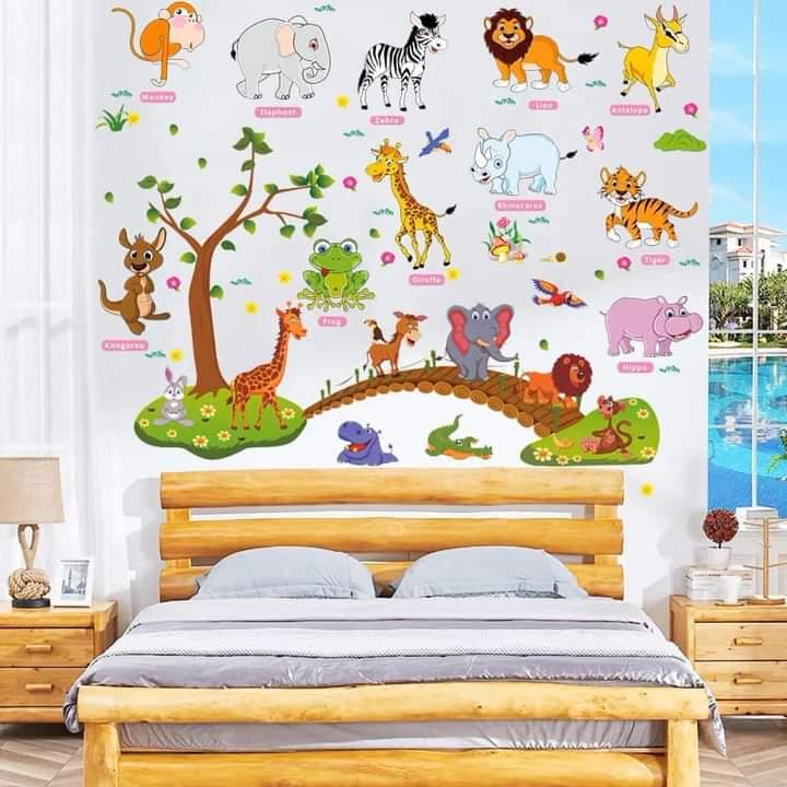 Decal dán tường Các loại động vật và thú qua cầu