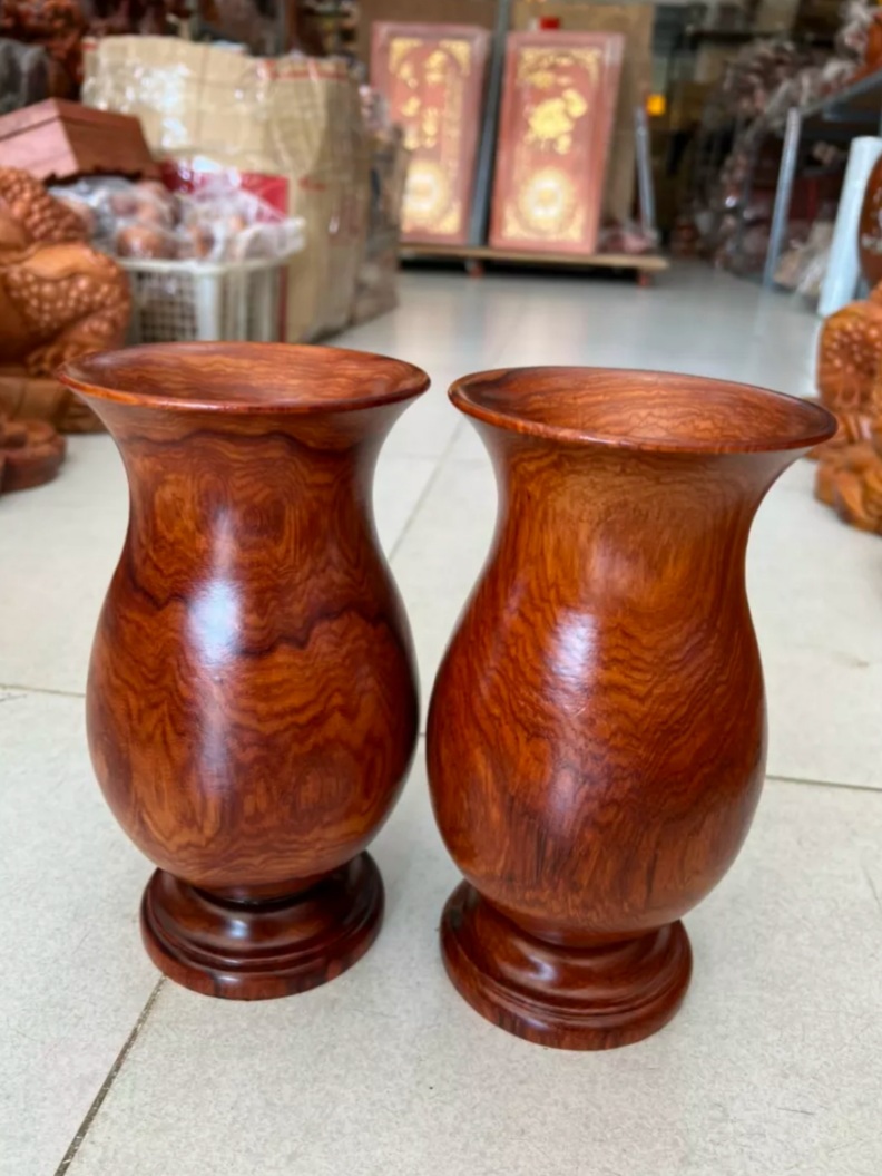 Lọ hoa gỗ hương bày bàn thờ cao 22 cm