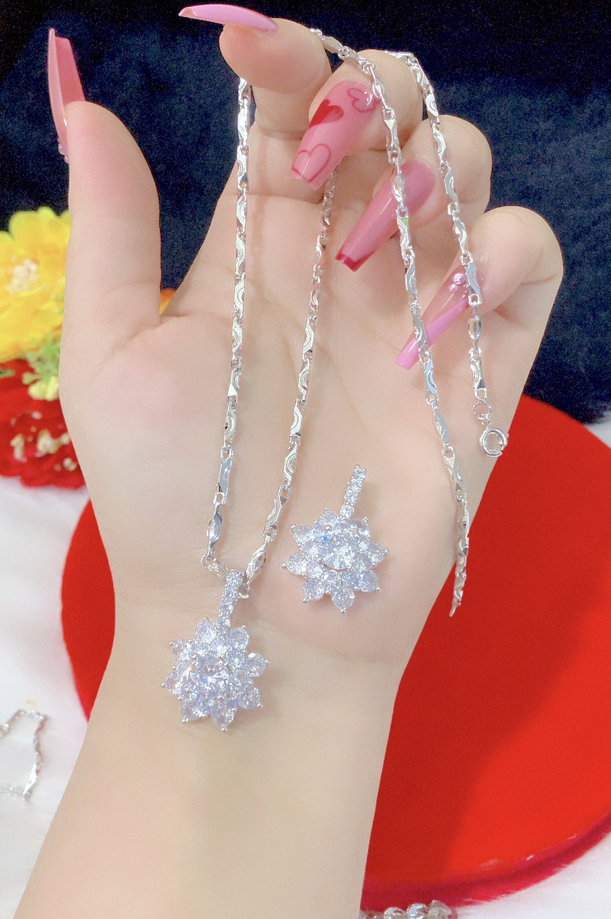 Dây chuyền mặt xoàn mạ bạch kim cao cấp EK04