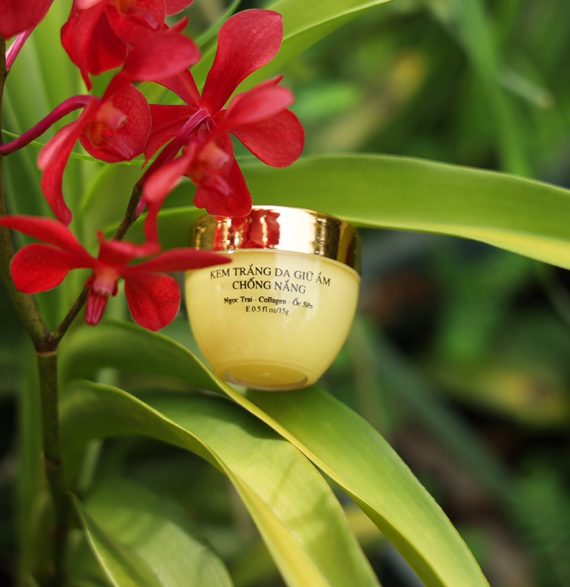 Kem Trắng Da Giữ Ẩm Chống Nắng 15g Sắc Tiên Today (hộp đen)