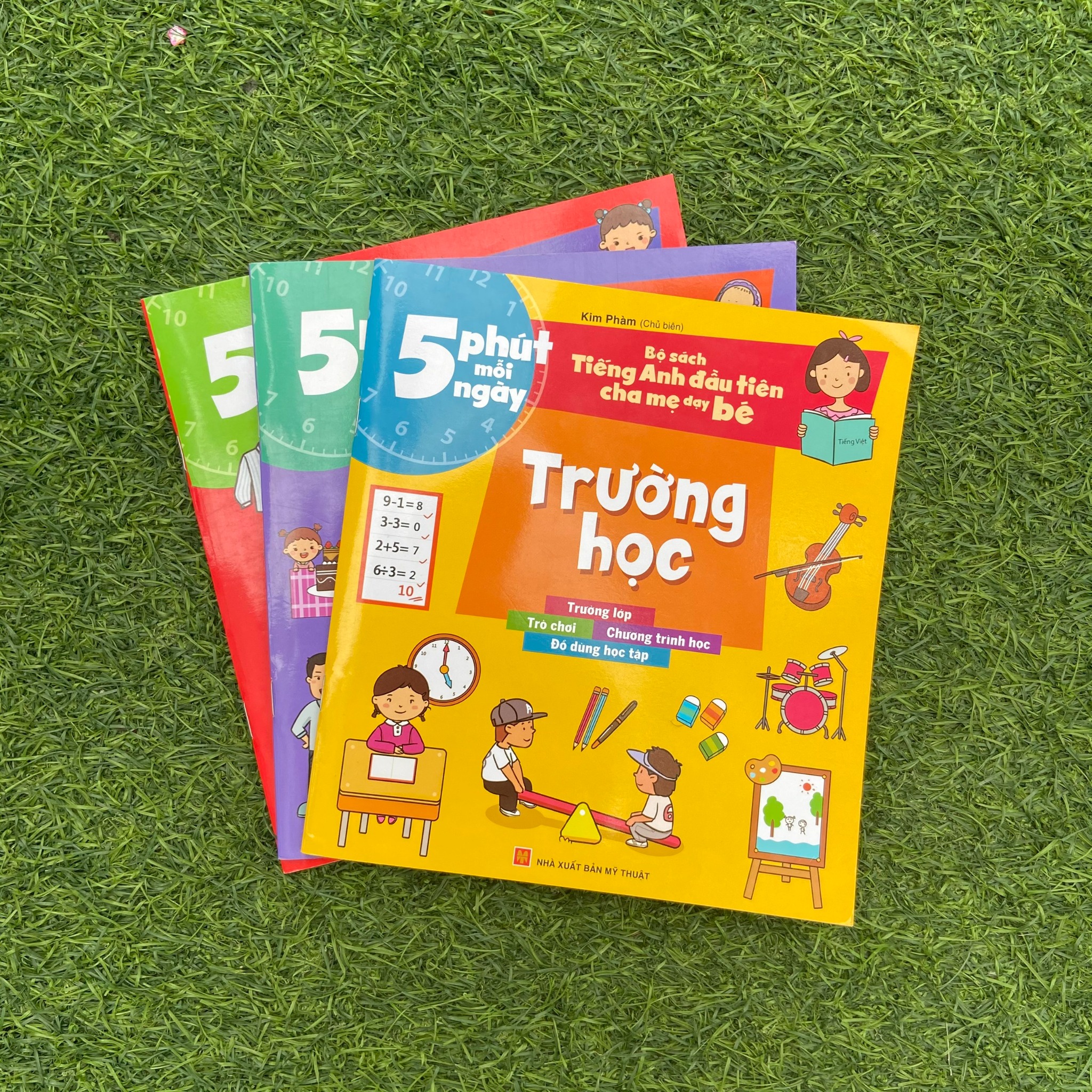 Bộ Sách Tiếng Anh Đầu Tiên Của Bé - 5 Phút Mỗi Ngày (Bộ 8 Cuốn) 