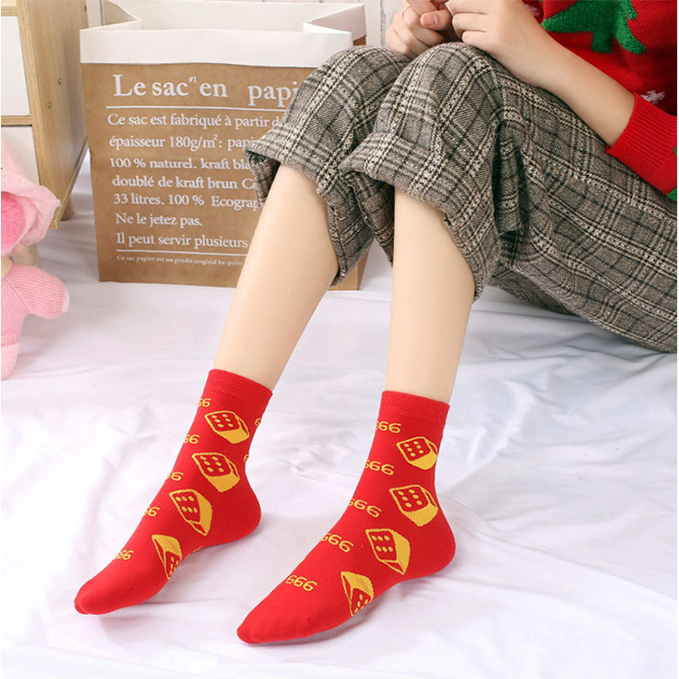 Set 3 Đôi Tất Cotton Dáng Dài Họa Tiết Chữ Đỏ Xúc Xắc 666 Mang Không Khí Tết May Mắn TN114