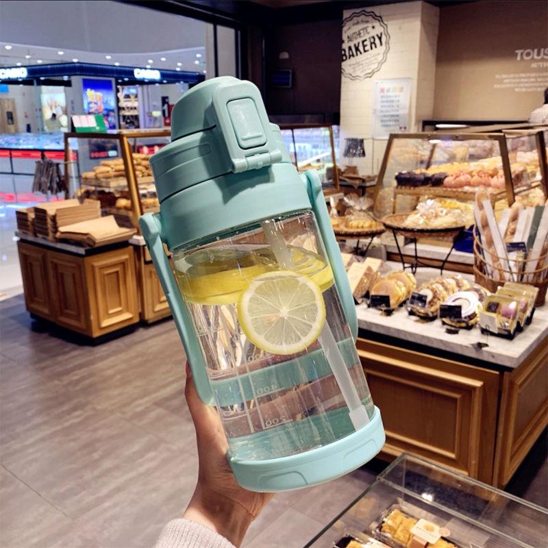 Cốc nước đơn giản Chai nước 2000ML Chai nước rơm Chai nhựa Chai nước Cốc tiện dụng Chai nước thể thao Chai nước thể thao Chai nước dung tích lớn Chai nước