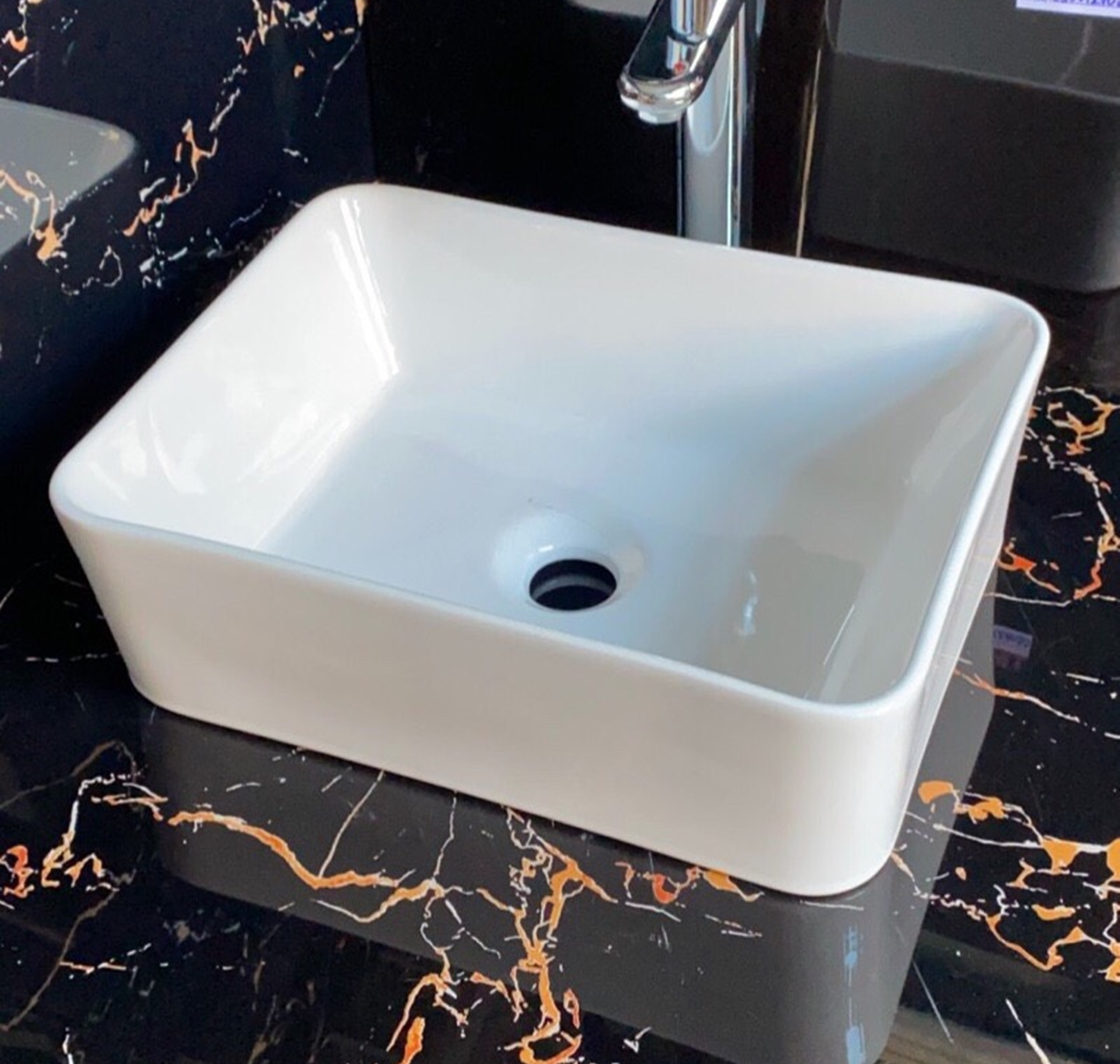 CHẬU LAVABO TRẮNG GRVL 8146