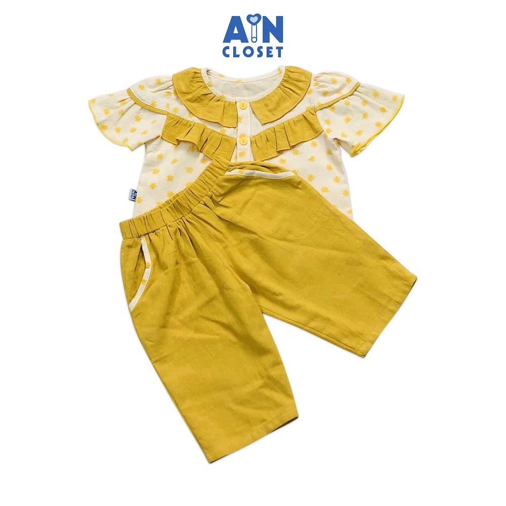 Bộ quần áo lửng bé gái họa tiết Hoa điệp vàng cara - AICDBGZPGT8L - AIN Closet