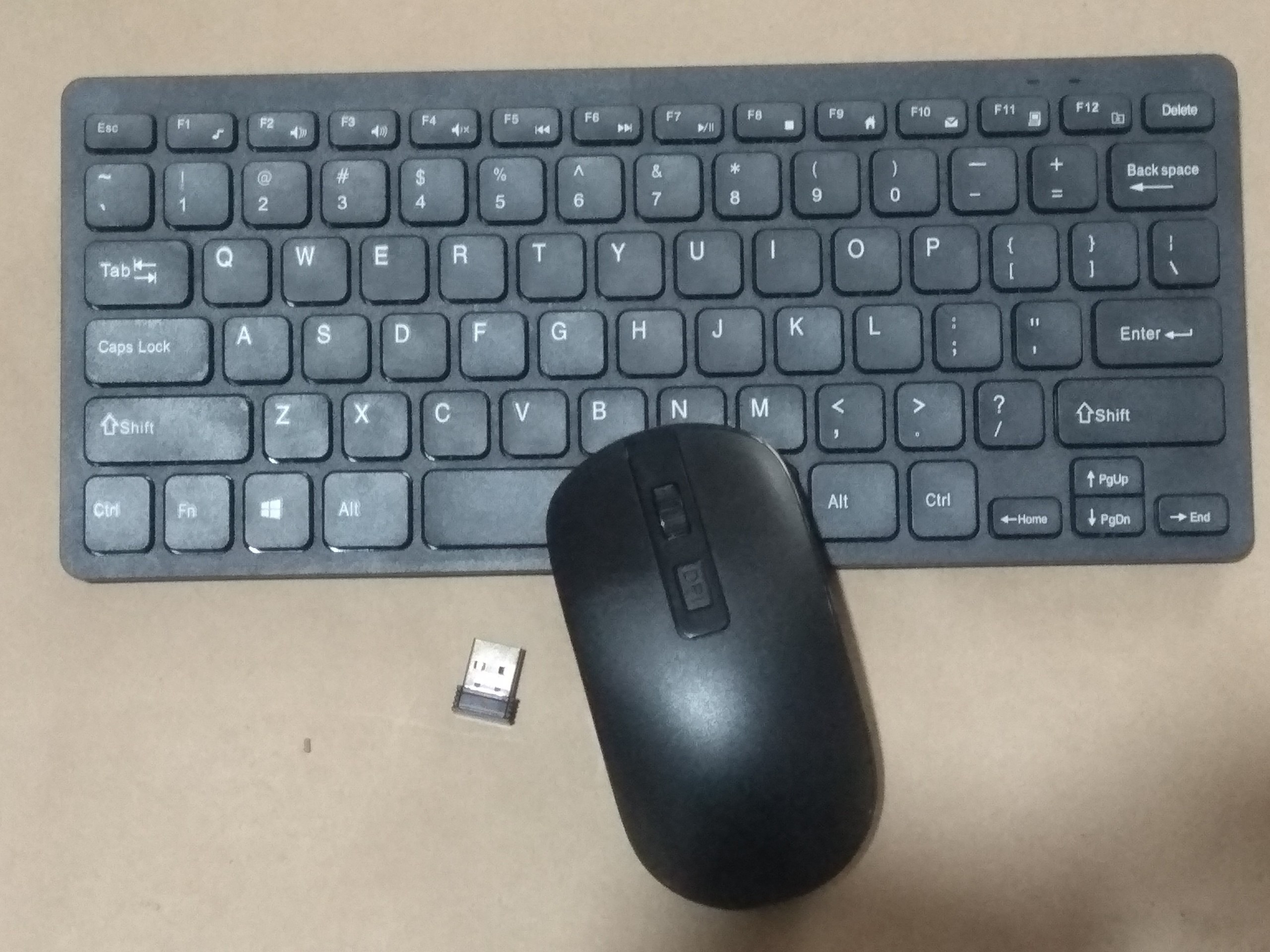 Bộ bàn phím và chuột không dây cao cấp KW901