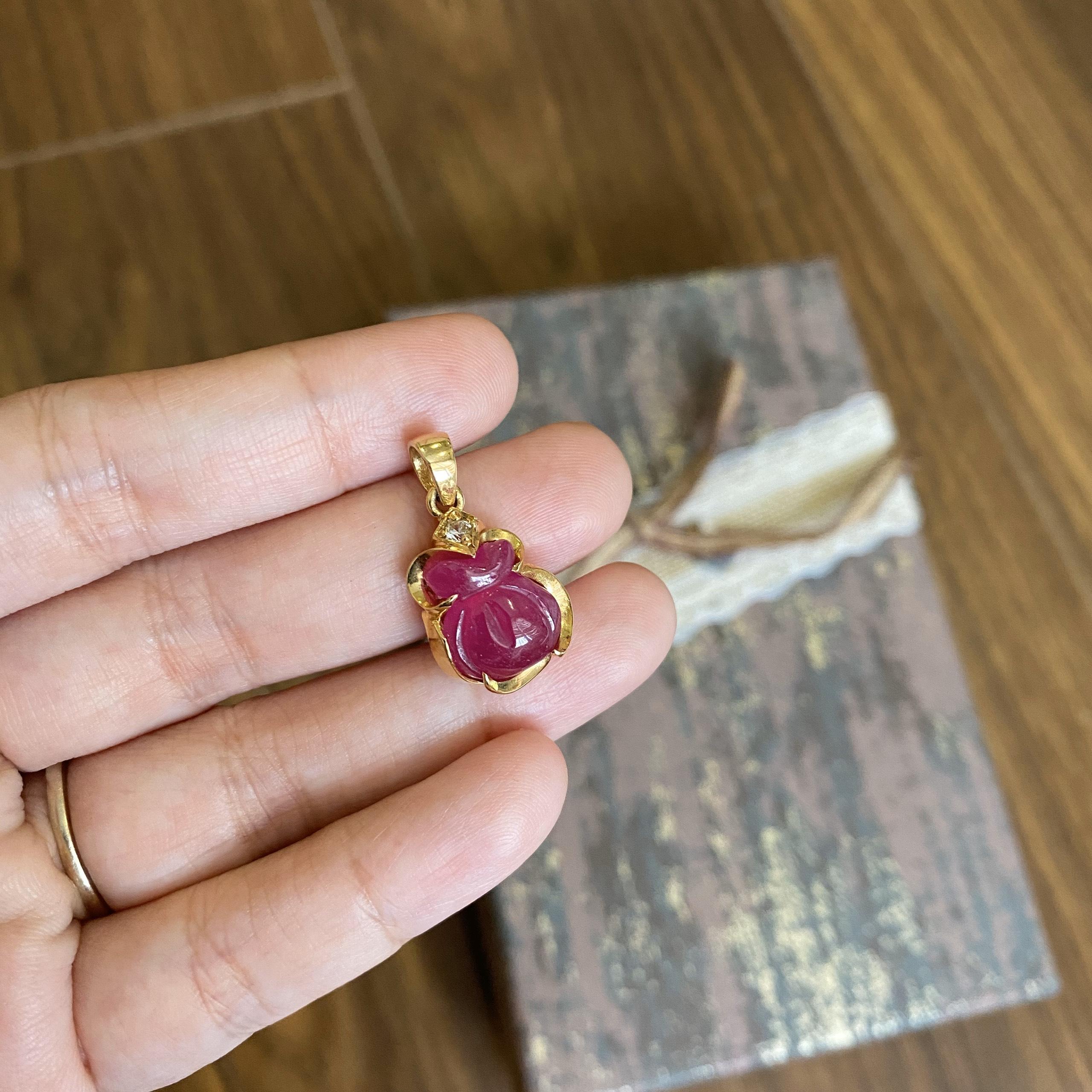 Mặt Túi Tài Lộc Ruby 10K M01