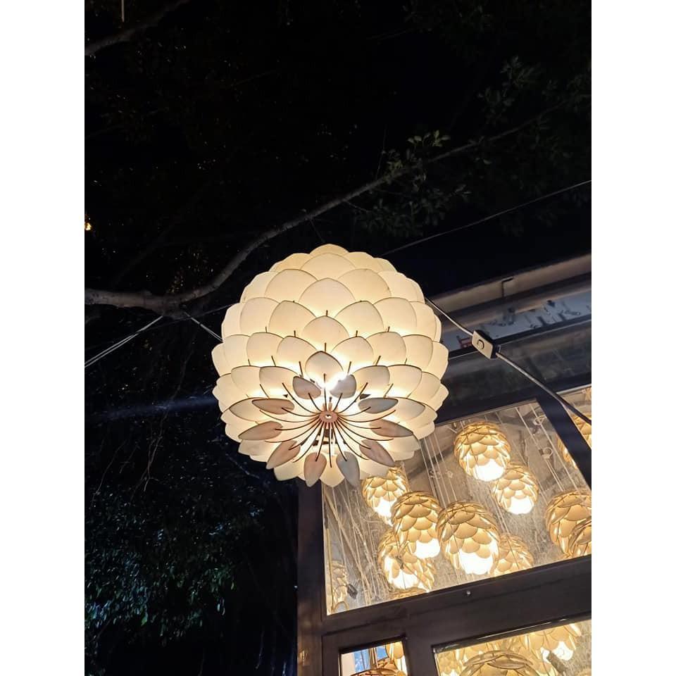 Đèn gỗ trang trí bông hoa lớn chuyên trang trí Phòng khách vip, quán cà phê,...