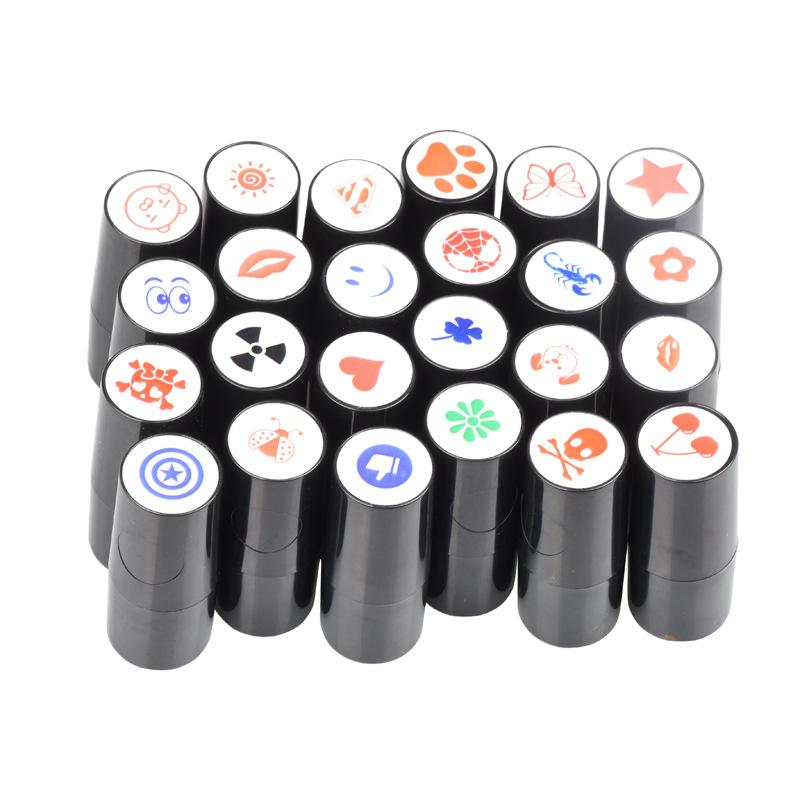 Golf Ball Silicone Seal Stamper Golf Ball Mark nhanh khô cho nam giới trẻ em trẻ em tặng nhiều loại mẫu màu đỏ màu xanh lá cây mới Color: 8