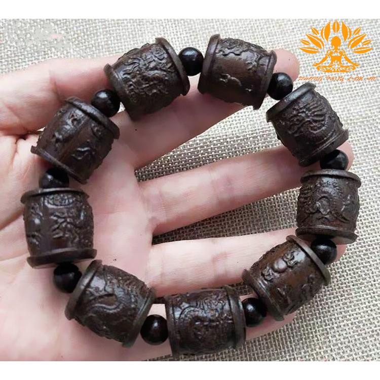 VÒNG TAY TRẦM HƯƠNG MUN CỬU LONG GỖ CHẠM KHẮC TÌNH DUYÊN MAY MẮN TÀI LỘC TẶNG KÈM HỘP GẤM CAO CẤP