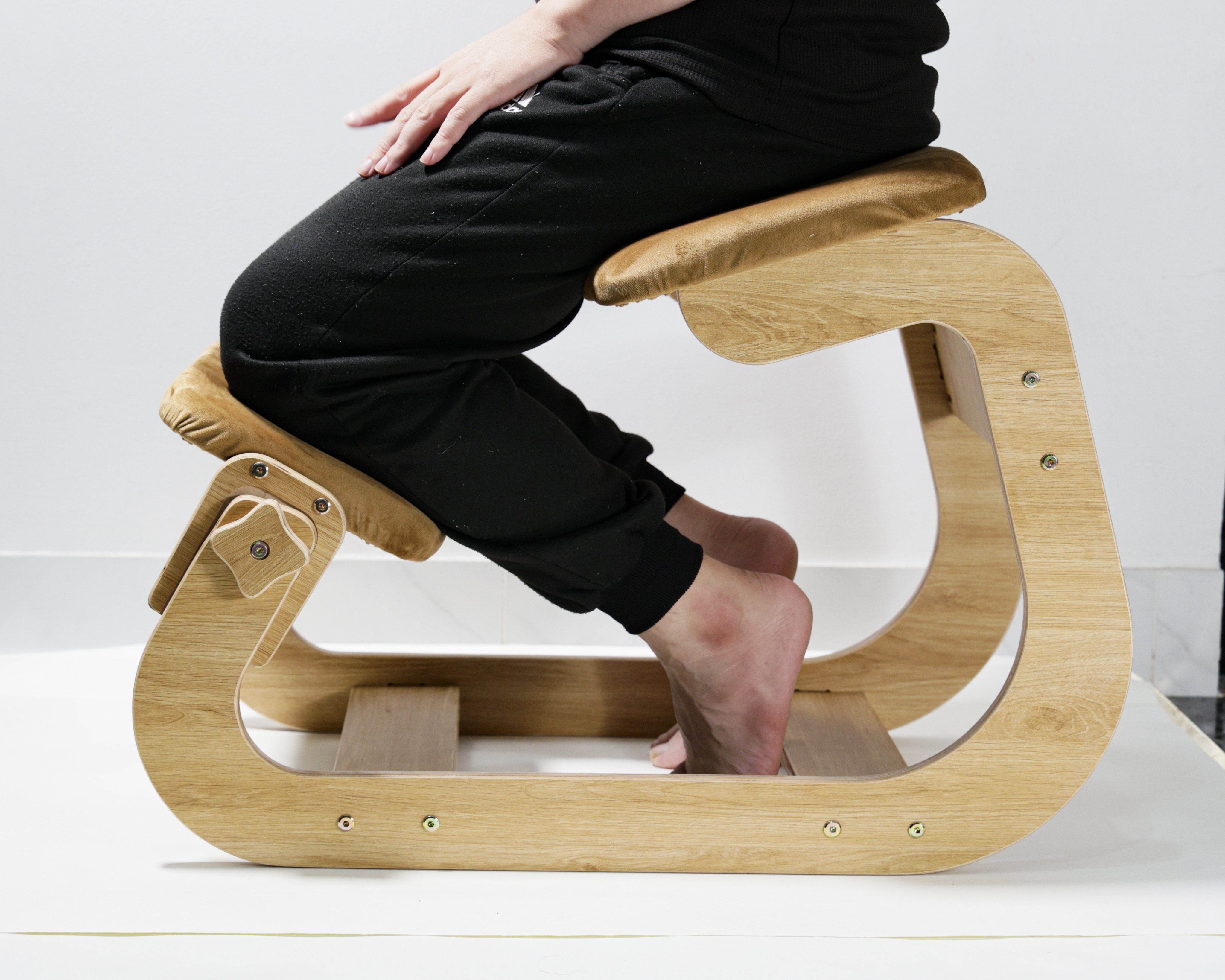 Ghế chống gù, ghế quỳ plywood, knee Chair, ghế công thái học kiểu Nhật