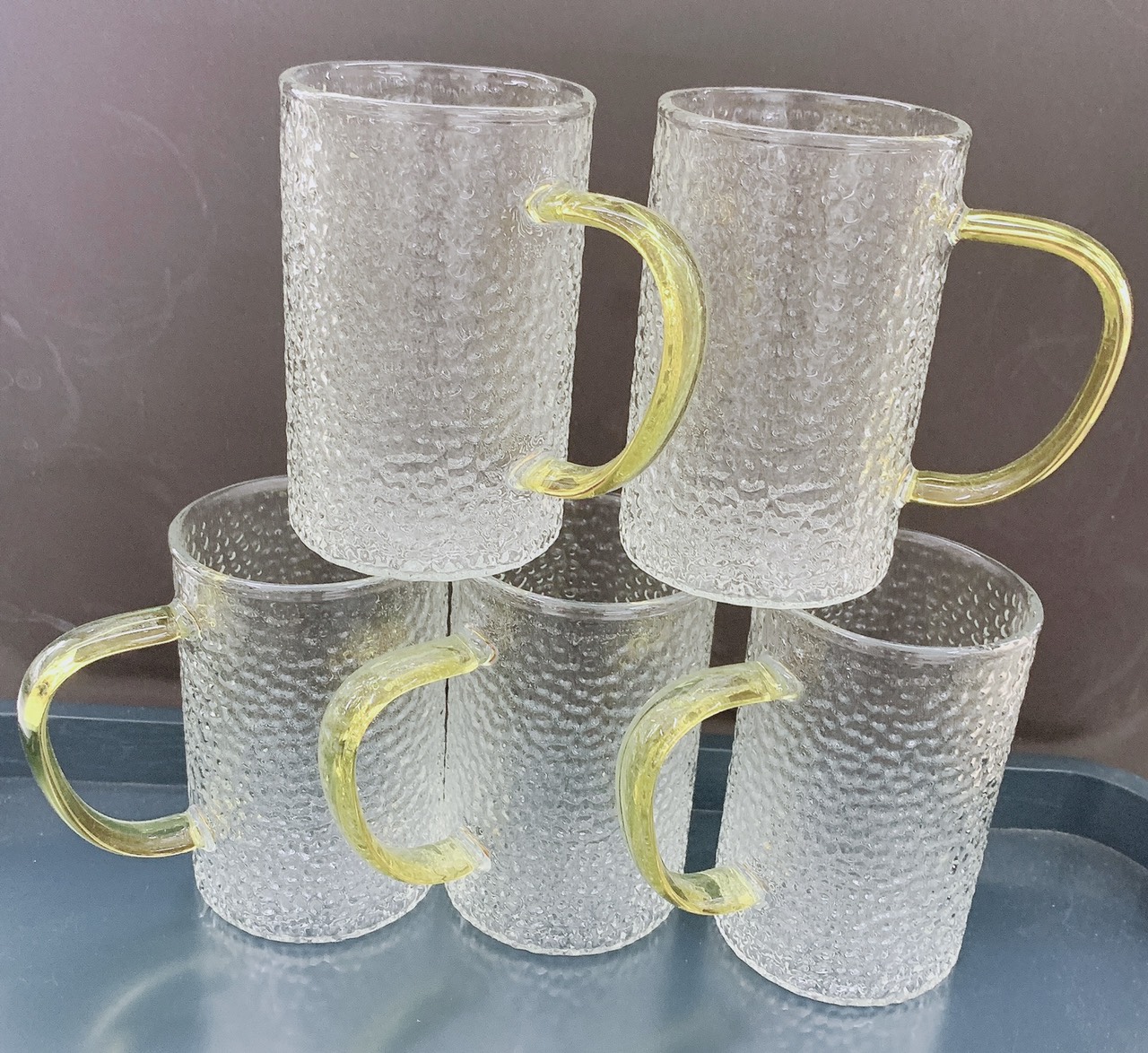 BỘ 6 CỐC THỦY TINH UỐNG NƯỚC CHỊU NHIỆT 350ml CRYSTAN CAO CẤP VÂN DẬP NỔI QUAI VÀNG - ANTH413