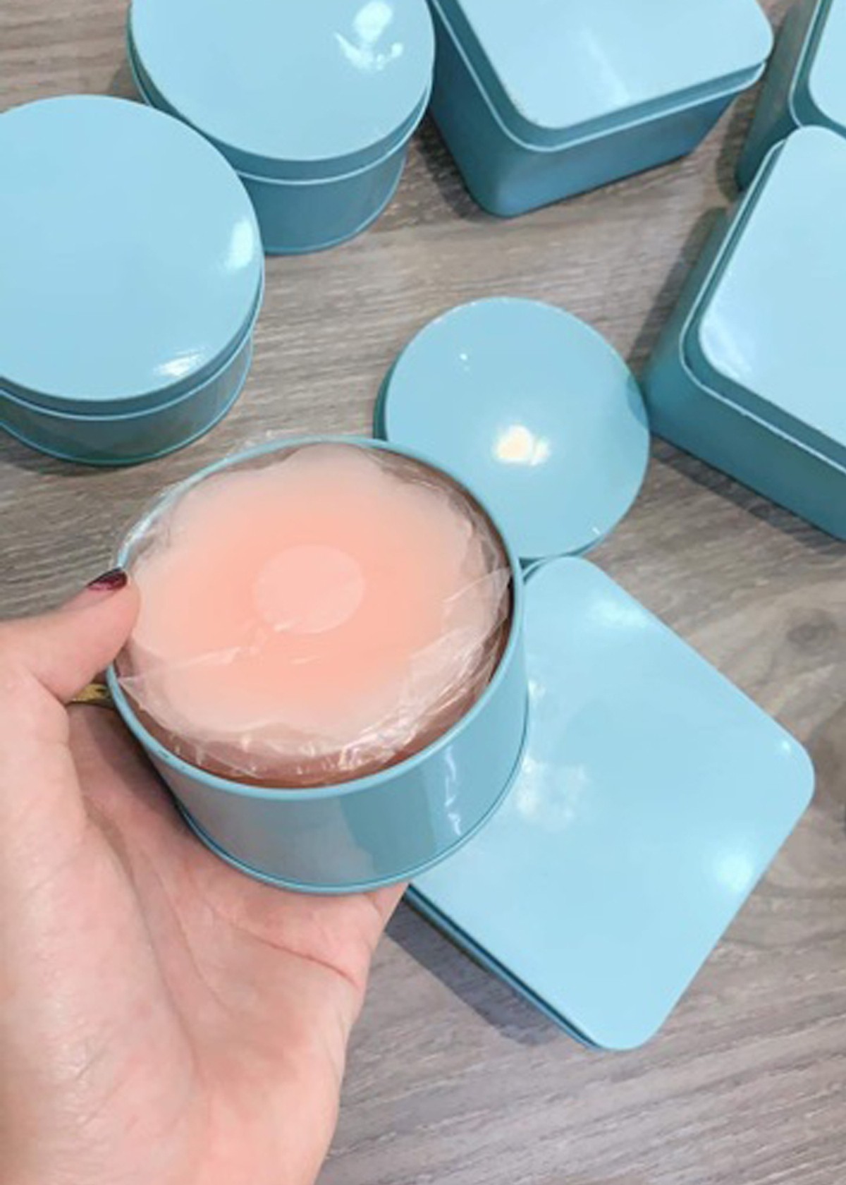 Hộp thiết 5 cặp miếng dán nhủ hoa silicon hoa mai