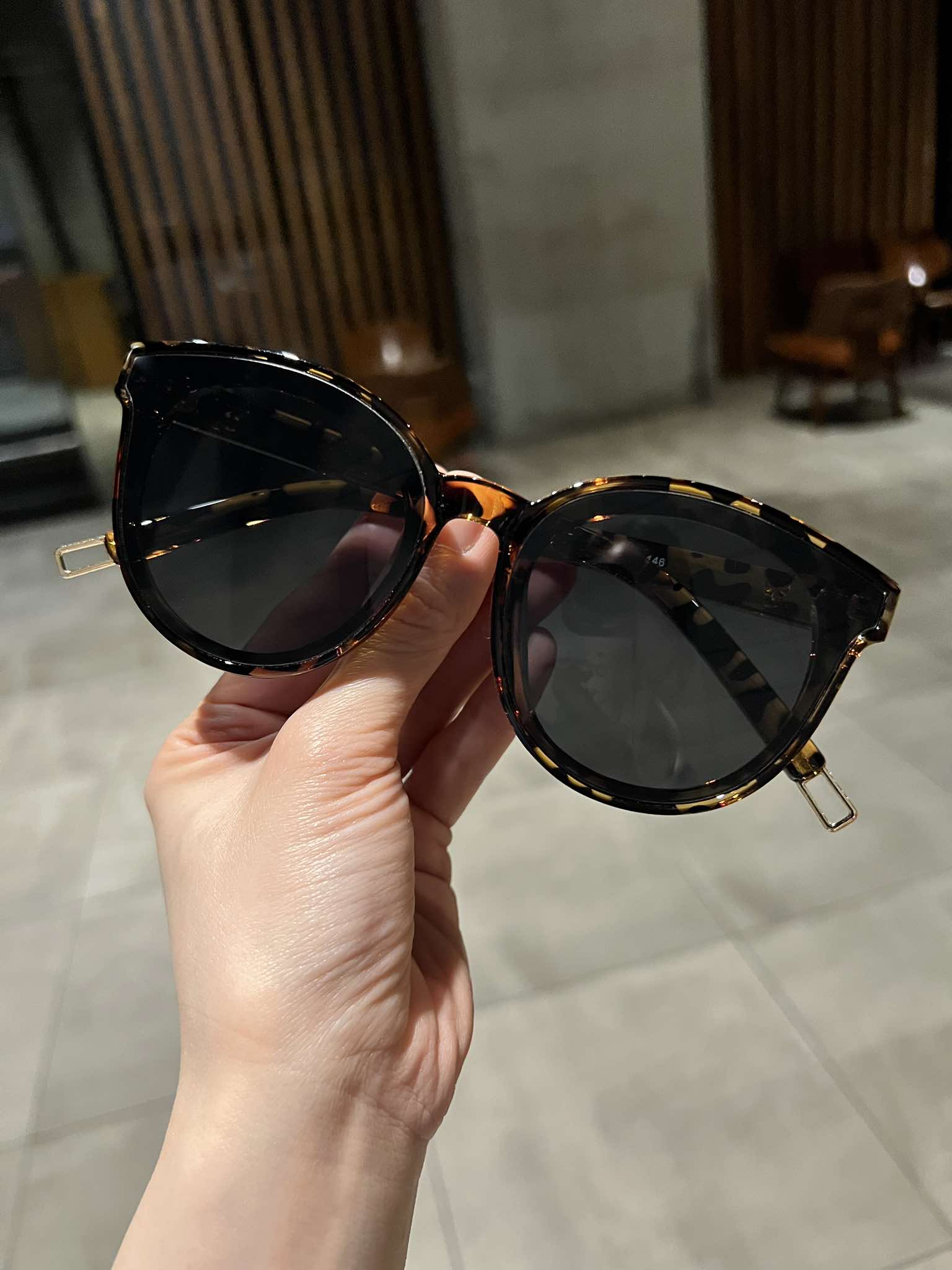 Kính râm nam nữ thời trang Mắt tròn chống nắng (Màu da báo)