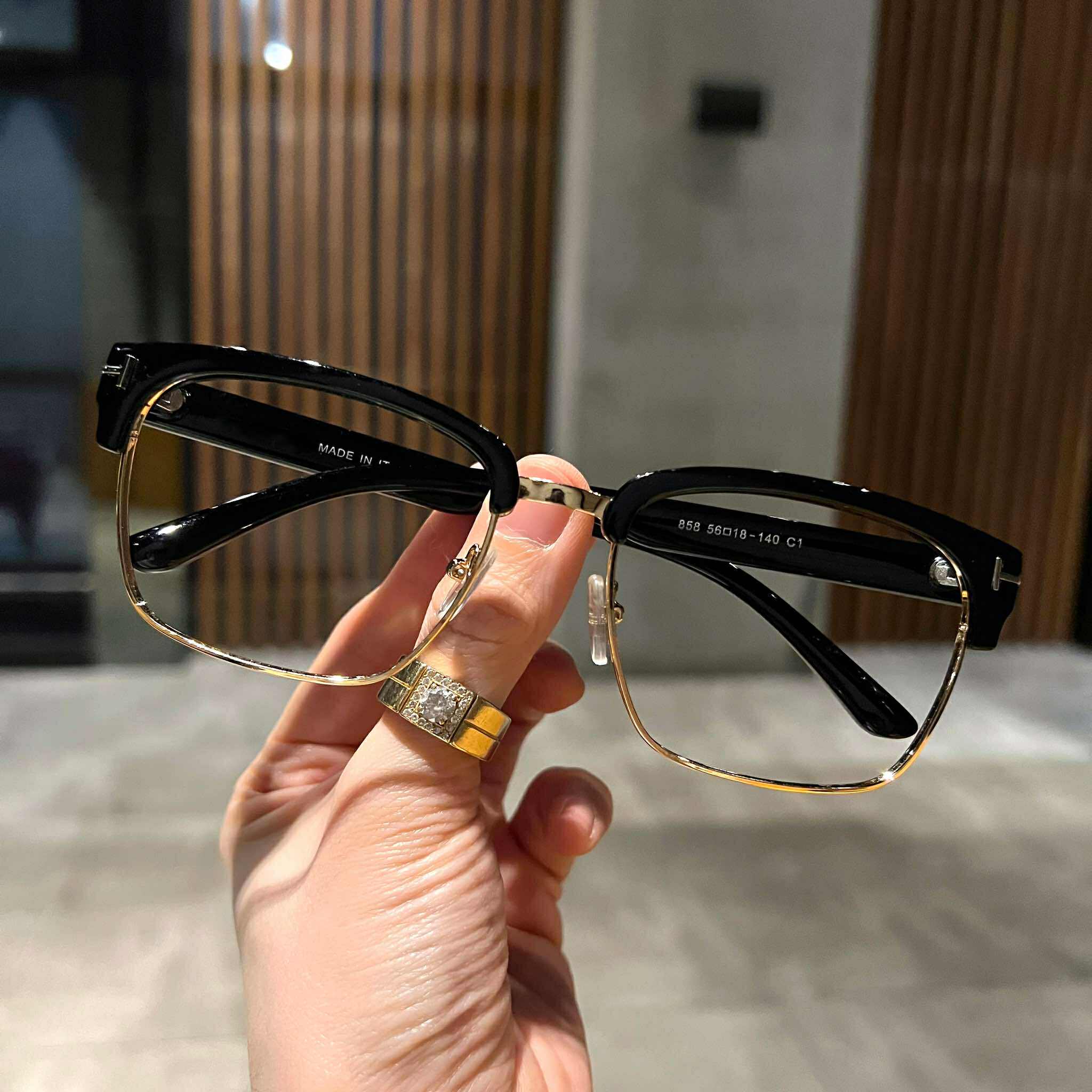 Kính mắt vuông nửa viền dáng basic gọng nhựa