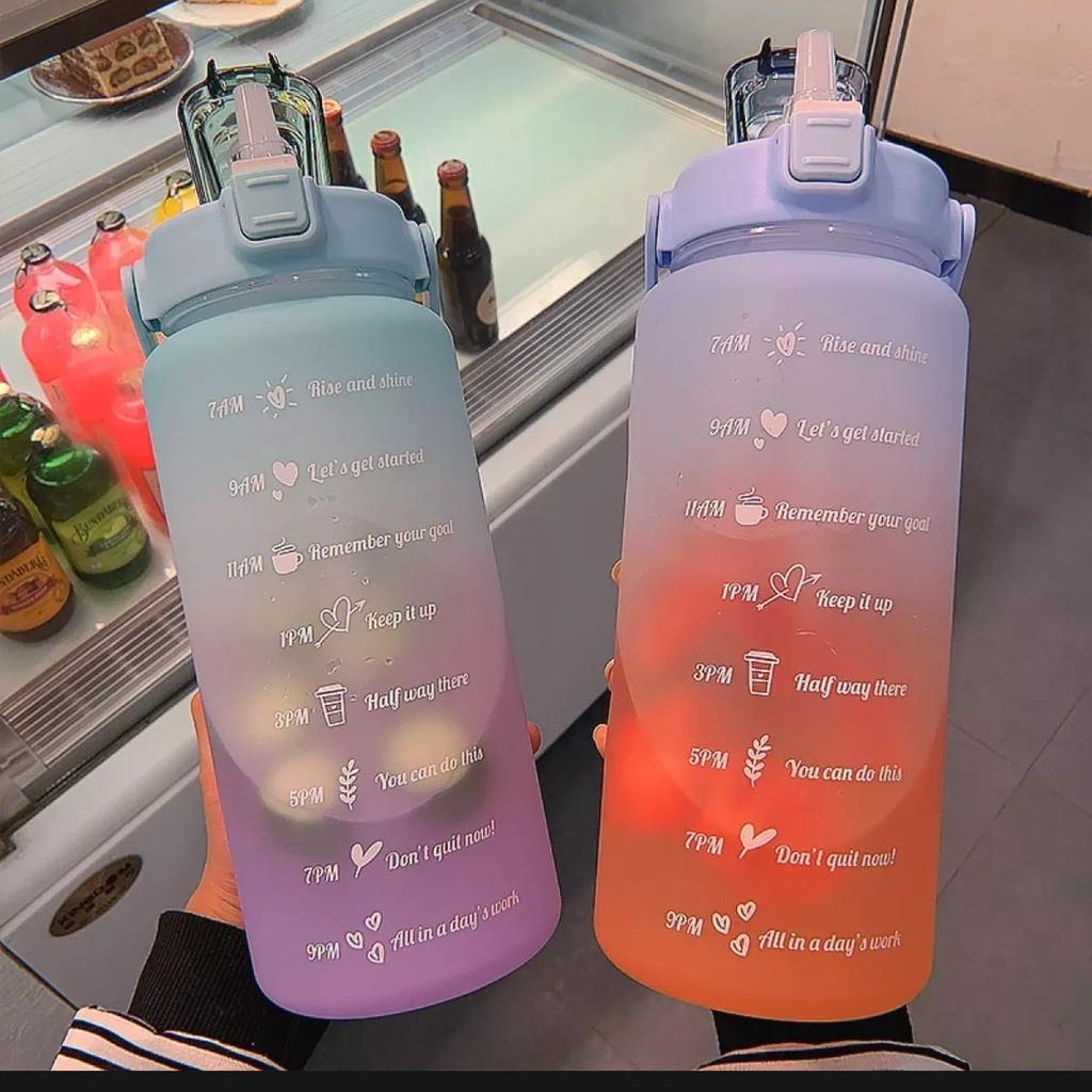 Bình nước 2L dành cho người lười uống nước - Bình nước cute 2L có ống hút, vạch chia nhắc giờ