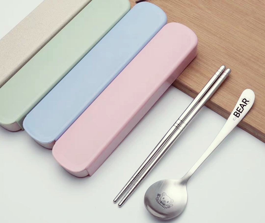 Bộ thìa đũa inox 304 cao cấp Kèm Hộp Nhựa Sinh Học siêu dễ thương tiện lợi gấu BEAR