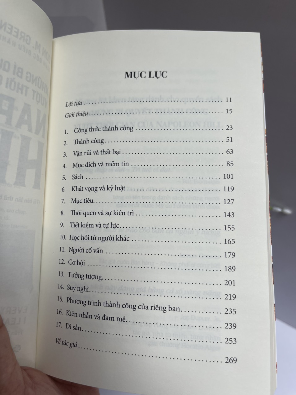 NHỮNG BÍ QUYẾT THÀNH CÔNG VƯỢT THỜI GIAN CỦA NAPOLEON HILL – Don M. Green – Trần Thụy Hoàng Quỳnh dịch – Saigonbooks – NXB Thế Giới